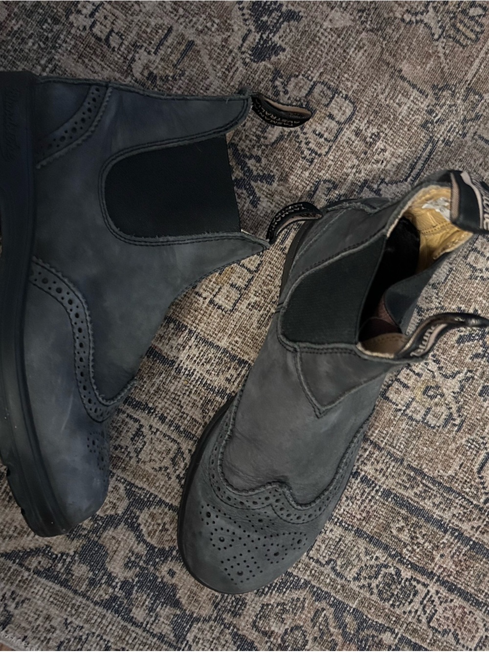Blundstone Gray Leather Chelsea Wingtip Ankle Boots